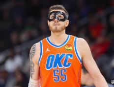 IM体育-尼克斯新秀在比赛中展现出崭露头角的实力潜质