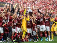 IM体育官方网-南美洲篮球冠军诞生，球迷疯狂庆祝