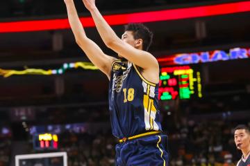 IM体育官网入口-广东队高效发挥，迅速取得比赛优势