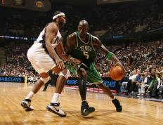 IM体育平台-门迪爆发，拜仁淘汰赛过关拉齐奥，德甲巨人的坚韧与救赎