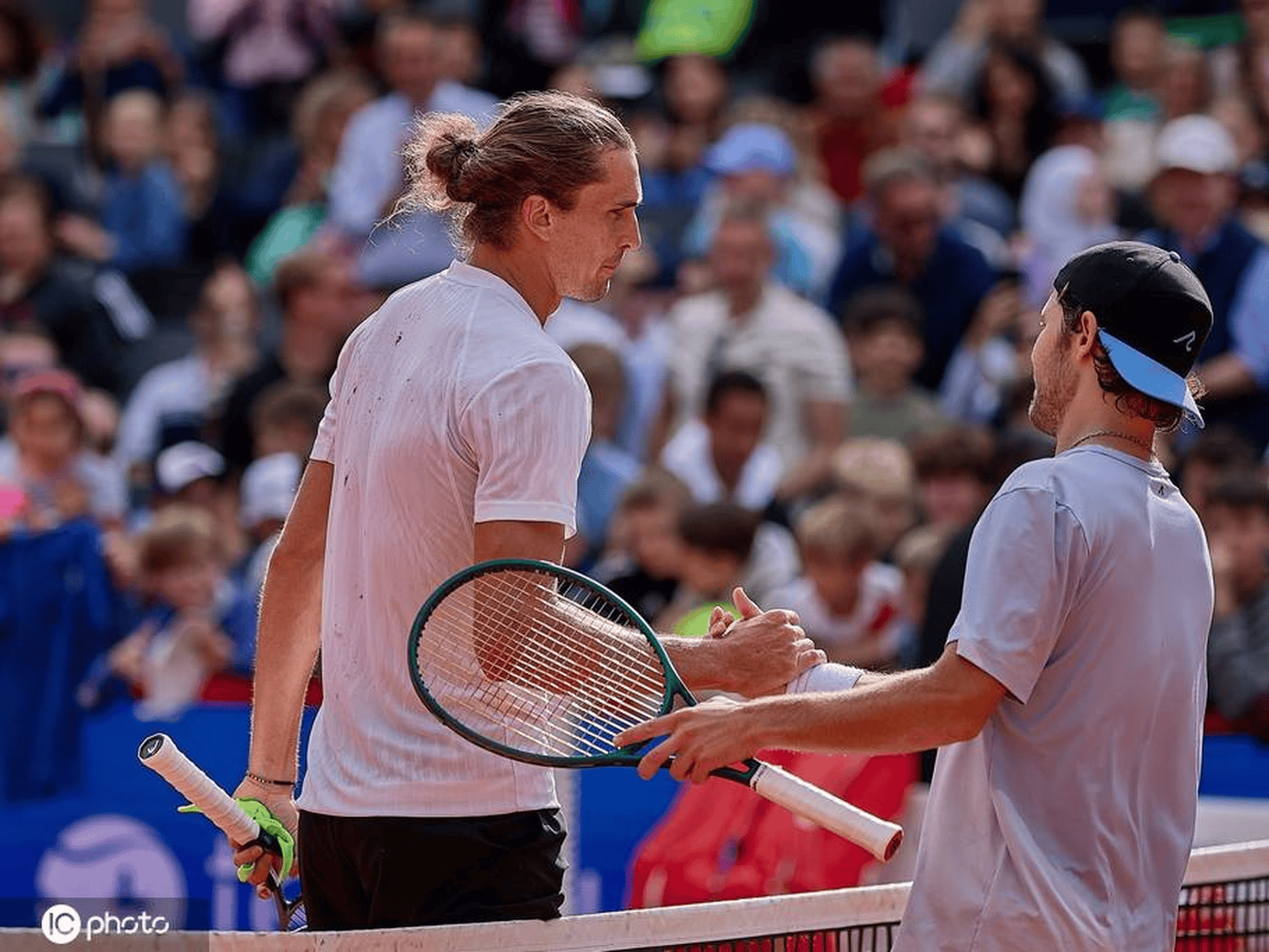 IM体育官网入口-意大利网球队险胜德国网球队,兹维列夫爆发神勇的简单介绍