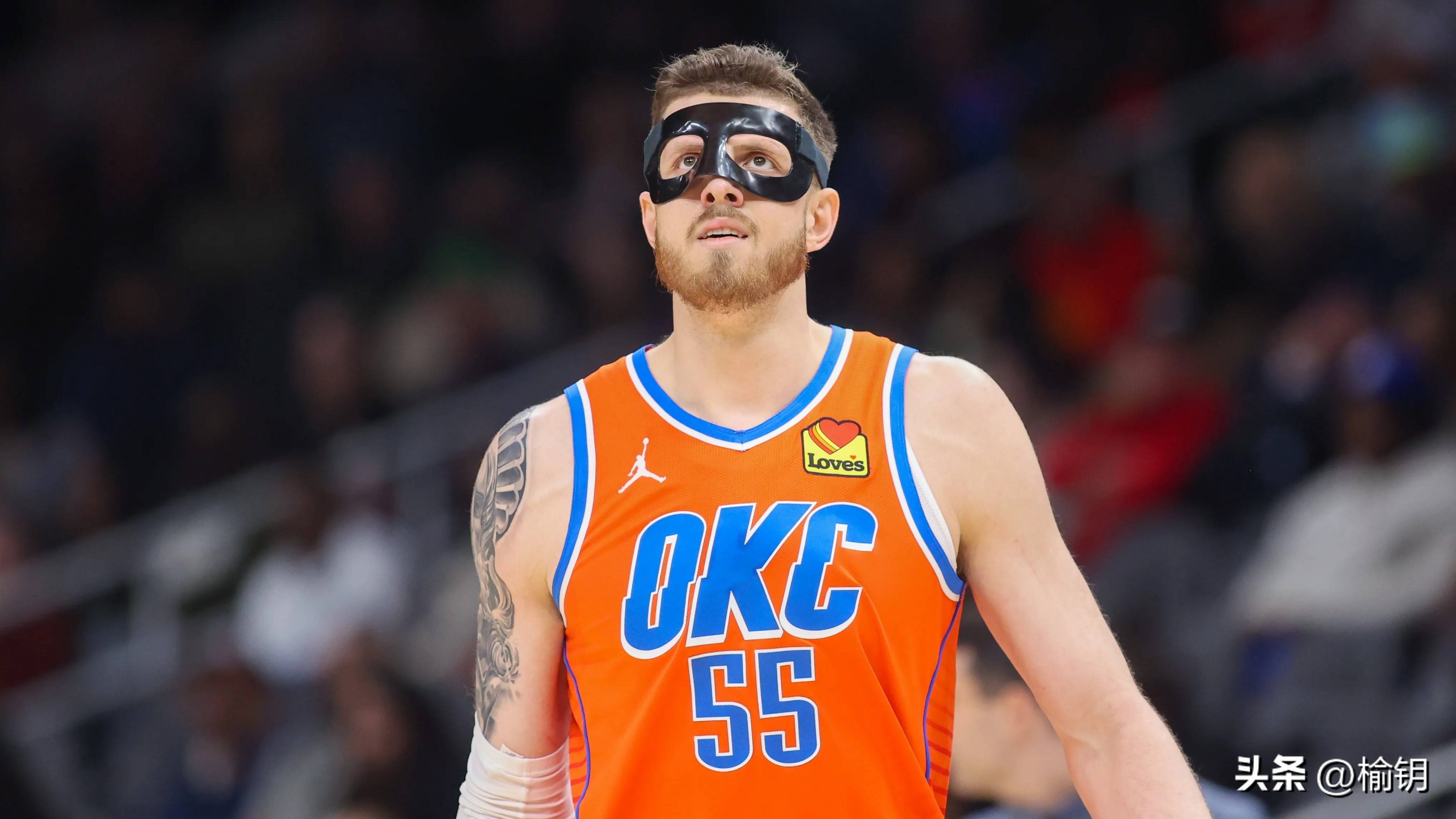 IM体育-尼克斯新秀在比赛中展现出崭露头角的实力潜质