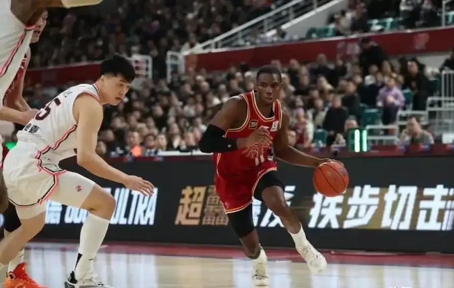 IM体育官网入口-新赛季表现抢眼，球员赢得赞誉