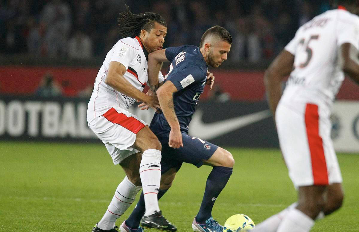 IM体育注册链接-关于尼斯球员集体训练备战，期待取得连胜的信息