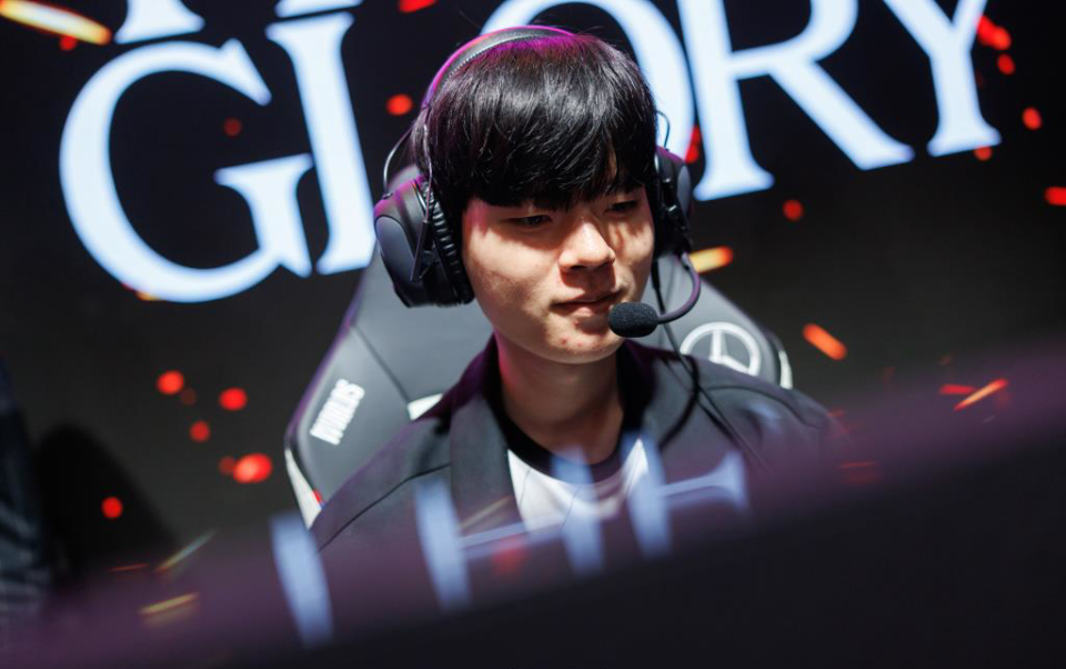 IM体育官方网-FNC轻取DK,Deft一己之力扛起全队的简单介绍