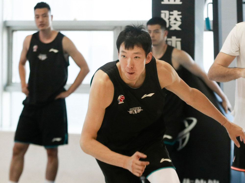 IM体育官网-广州队完胜湖人,周琦惊艳四座的简单介绍