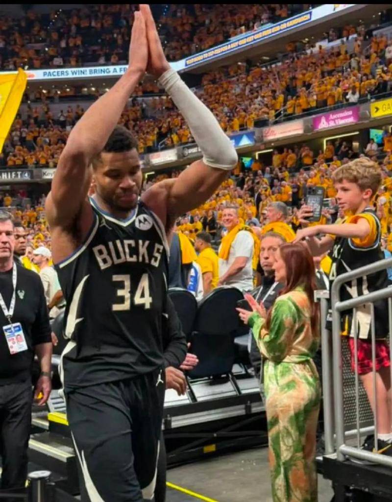 IM体育下载-包含灰熊轻取广东队,字母哥状态火热的词条