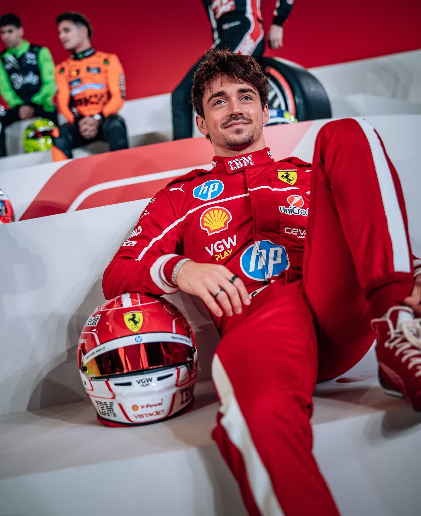 IM体育官网-索伯车队轻取哈斯车队,汉密尔顿扛起全队的简单介绍