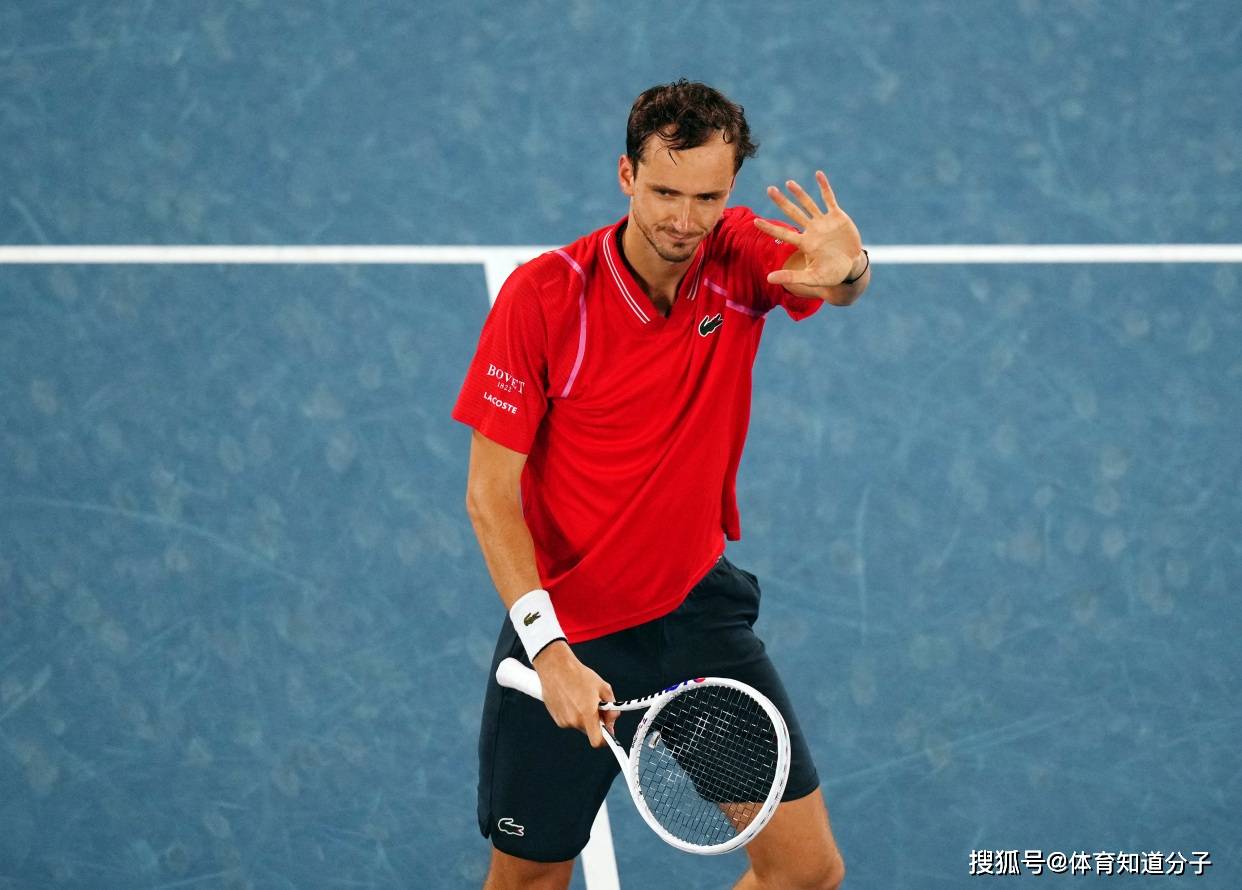 IM体育动画直播通道-年终总决赛鏖战拉沃尔杯，梅德韦杰夫点燃赛场